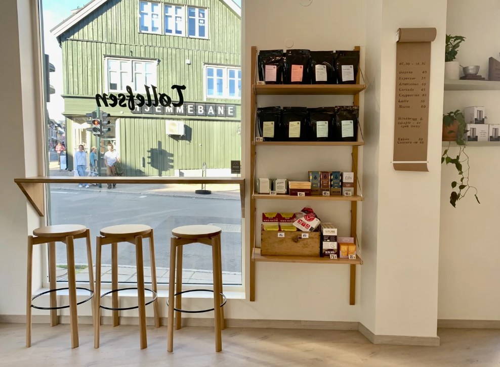 The window side bar seating and retail shelves at Tollefsenhjornet